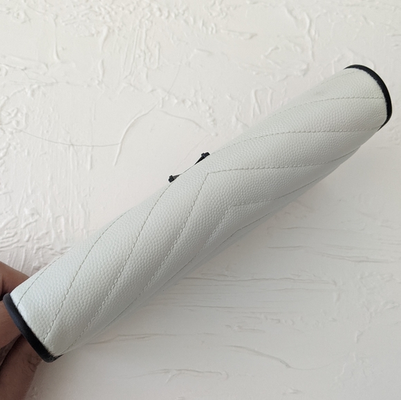 Yves Saint Laurent wallet - Picture 14 of 16